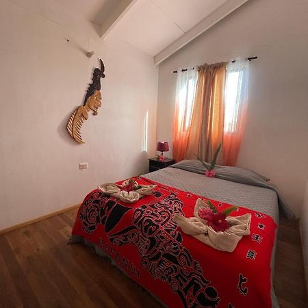 Pua Vaenga Hostel Ханга Роа Екстериор снимка