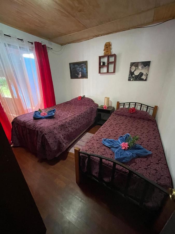 Pua Vaenga Hostel Ханга Роа Екстериор снимка