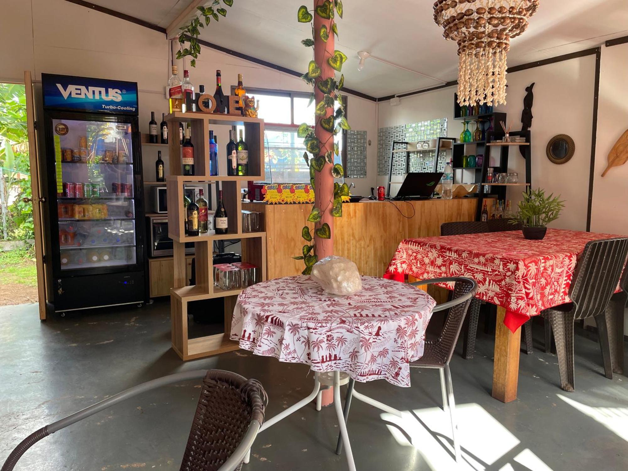 Pua Vaenga Hostel Ханга Роа Екстериор снимка
