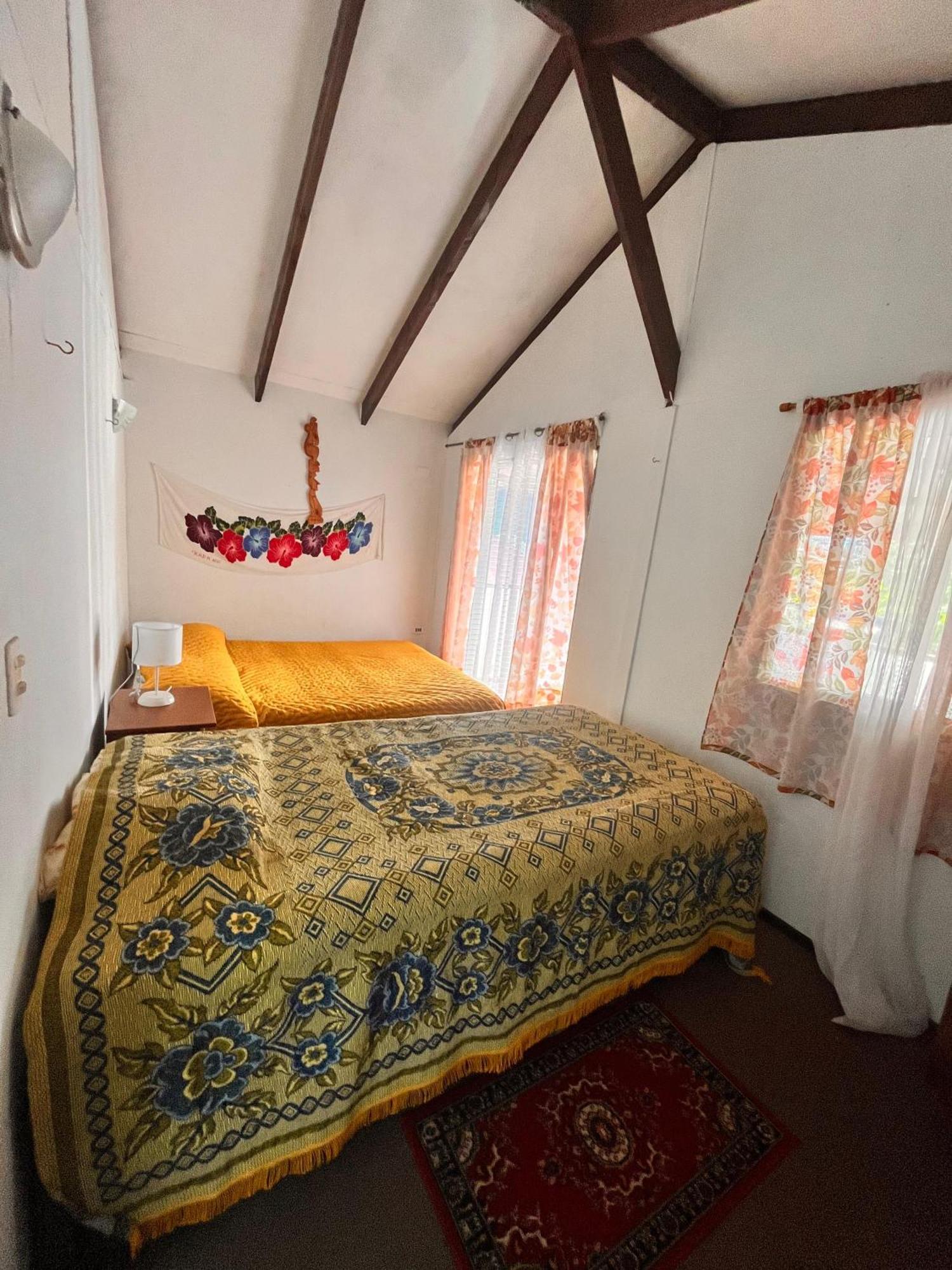 Pua Vaenga Hostel Ханга Роа Екстериор снимка