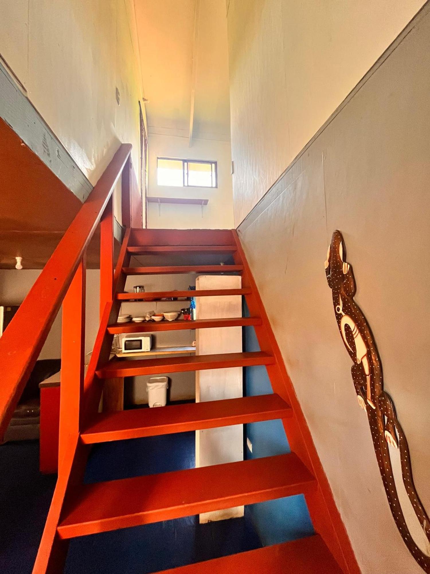 Pua Vaenga Hostel Ханга Роа Екстериор снимка