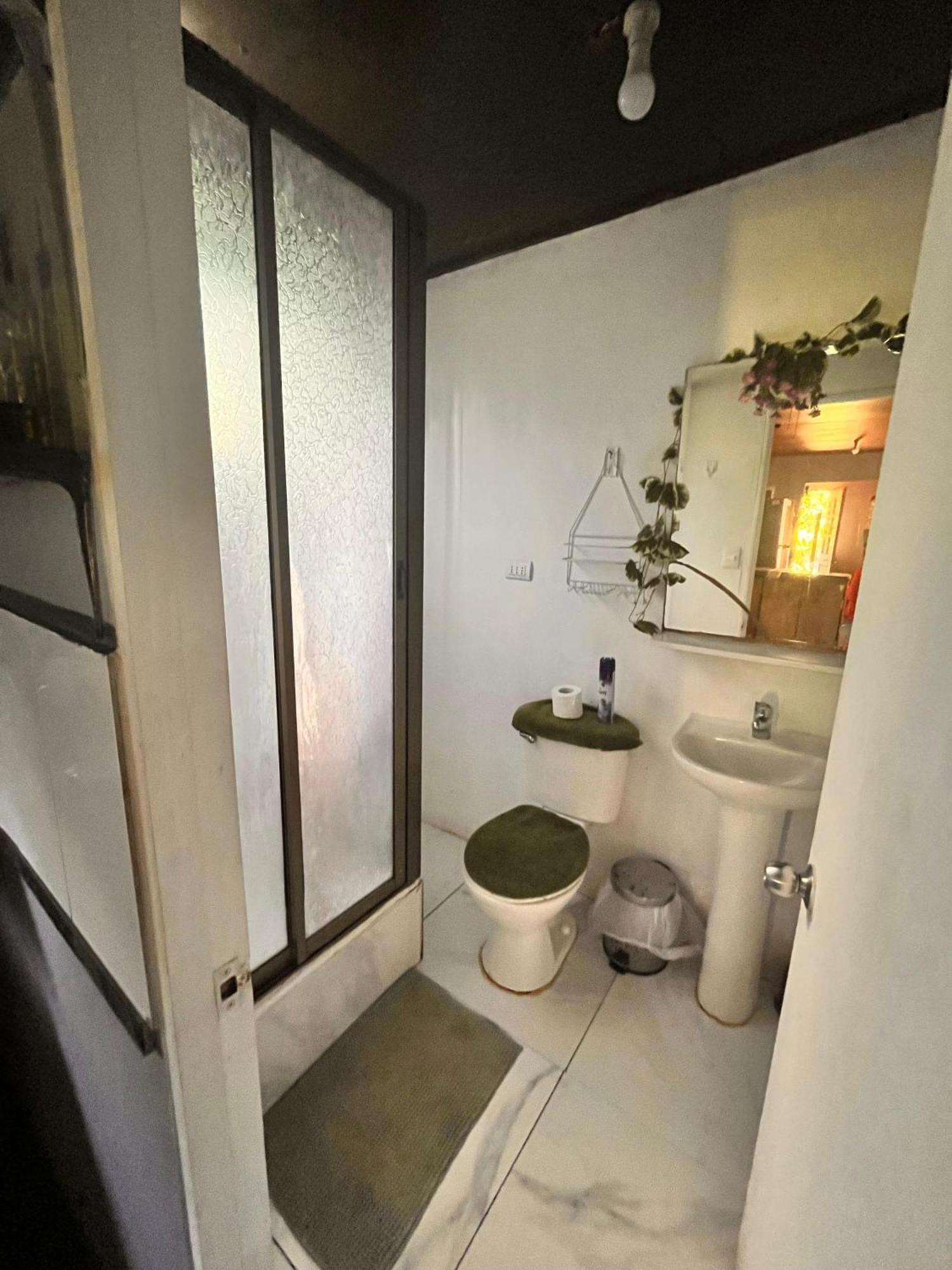 Pua Vaenga Hostel Ханга Роа Екстериор снимка